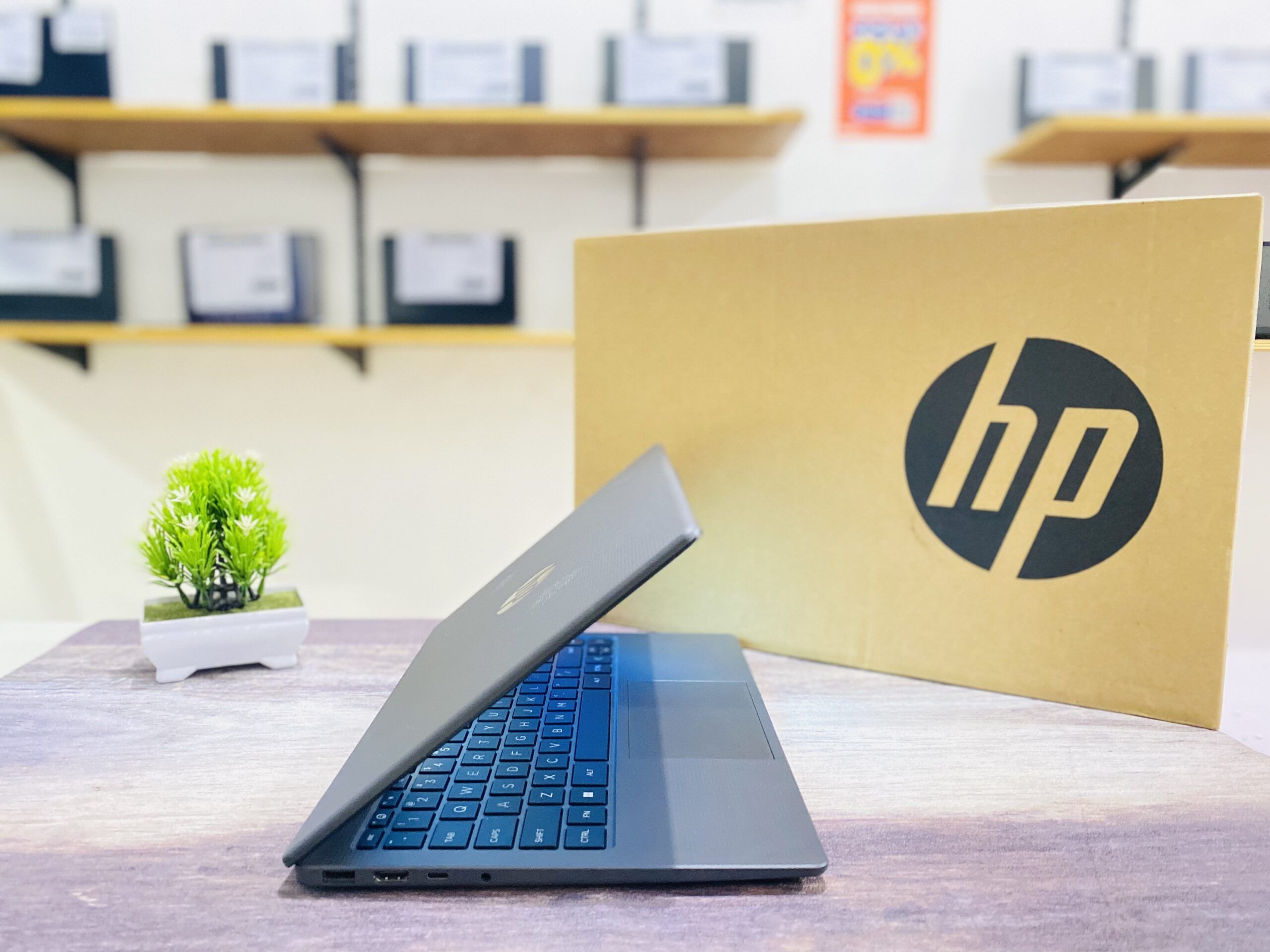 LAPTOP HP 245 G10 | AMD RYZEN 3 7320U ( RAM 8GB / SSD 256GB NVME ) - Gambar 5