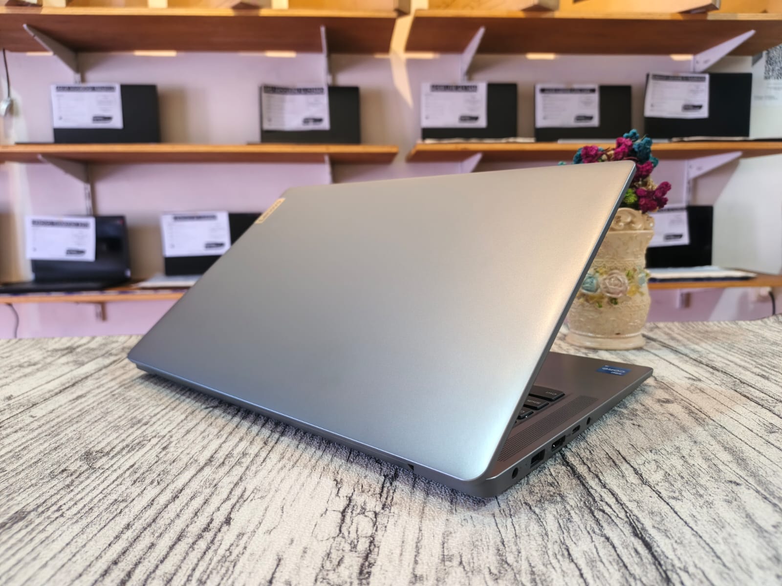 LENOVO IP SLIM 3-14IAH8 Intel Core i5-12450H (Ram 16GB / SSD 512GB NVMe) Intel UHD Graphic - Gambar 4