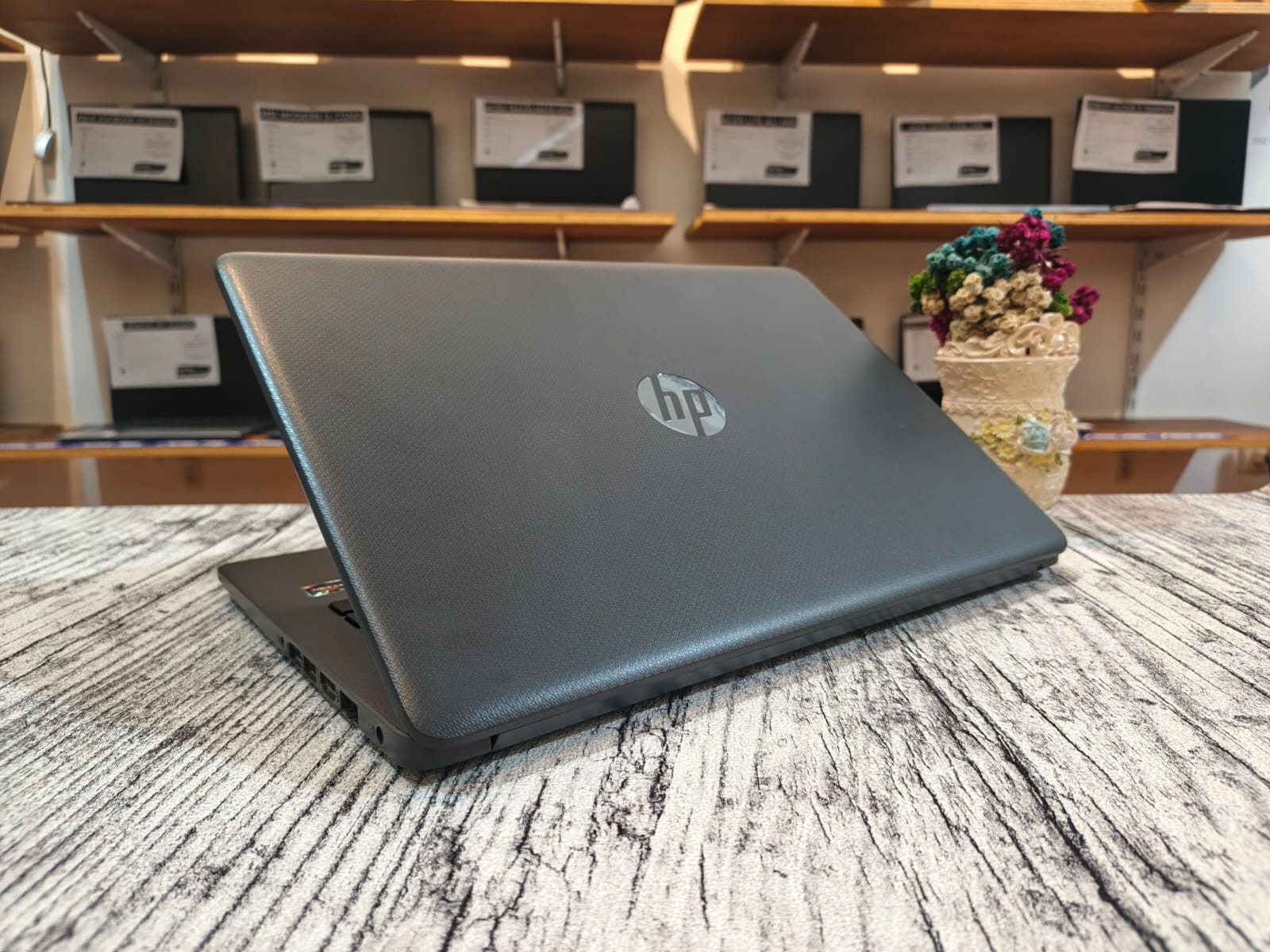 HP 245 G7 AMD Ryzen 3 - 3300U (Ram 8GB / SSD 512GB SATA) Radeon VEGA 6 Graphics - Gambar 4