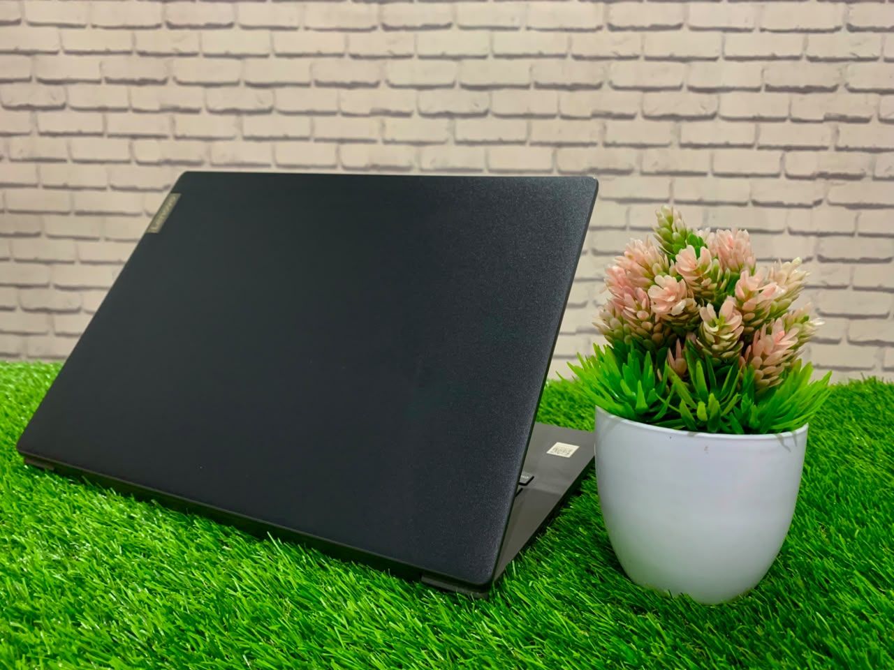 LENOVO V14-ADA AMD Athlon Gold 3150U/ RAM 8GB/ SSD 256GB/ Radeon Graphics/ 14" HD/ Murah - Gambar 4