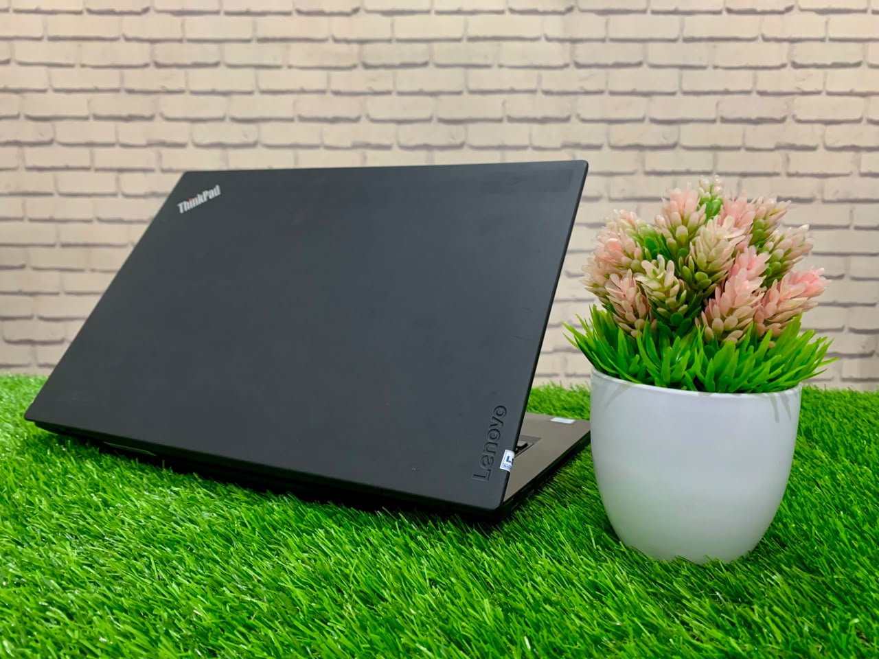 LENOVO THINKPAD T470 Intel Core i5-6300U/ RAM 8GB/ SSD 256GB/ Intel UHD Graphics 520/ 14" FHD/ Murah - Gambar 4