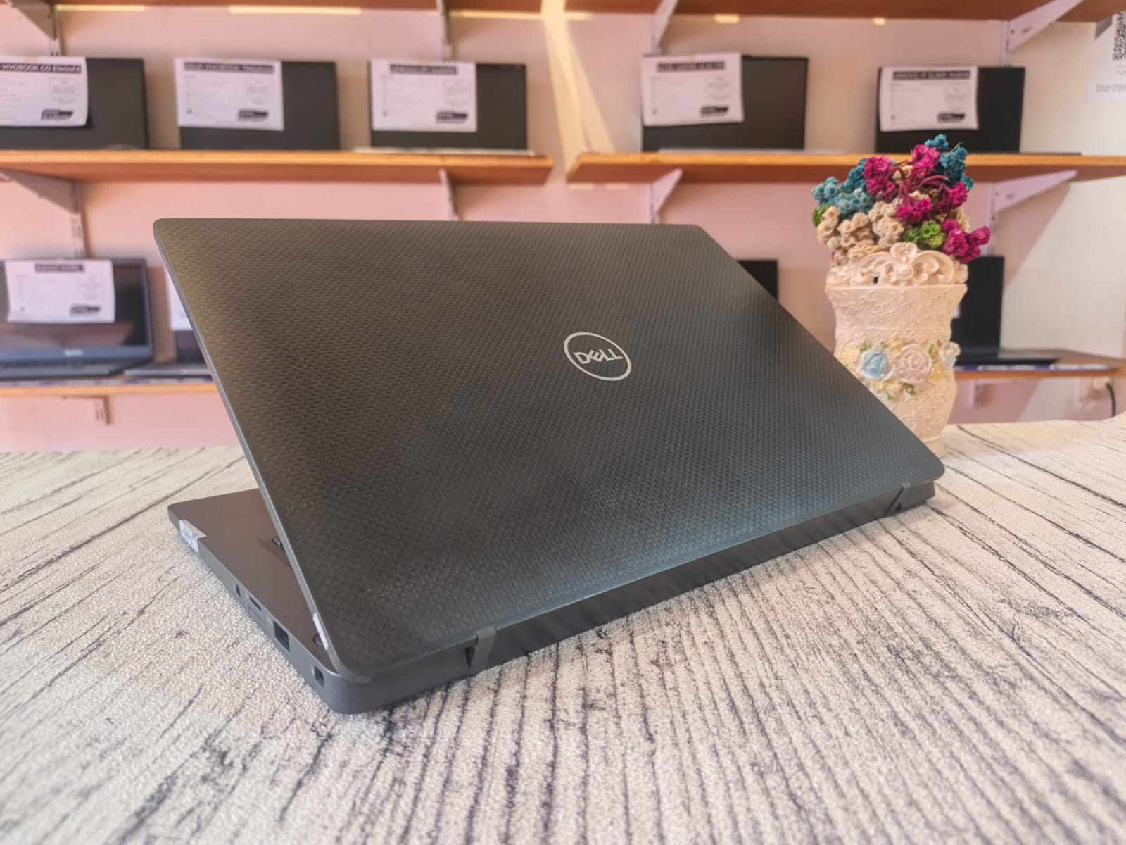 DELL LATITUDE 7300 Intel Core i7-8665U (Ram 8GB / SSD 256GB NVMe) Intel UHD 620 Graphics/ KeyBacklit - Gambar 3