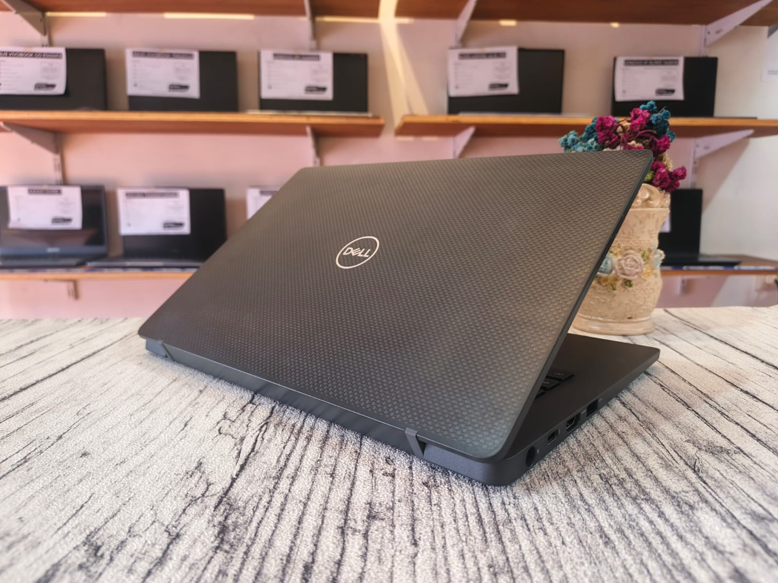 DELL LATITUDE 7300 Intel Core i7-8665U (Ram 8GB / SSD 256GB NVMe) Intel UHD 620 Graphics/ KeyBacklit - Gambar 5