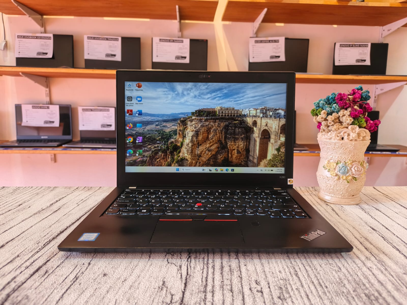 LENOVO THINKPAD X280 Intel Core i7-8550U (Ram 16GB / SSD 256GB NVMe) Intel UHD 620 Graphics/ KeyBacklit