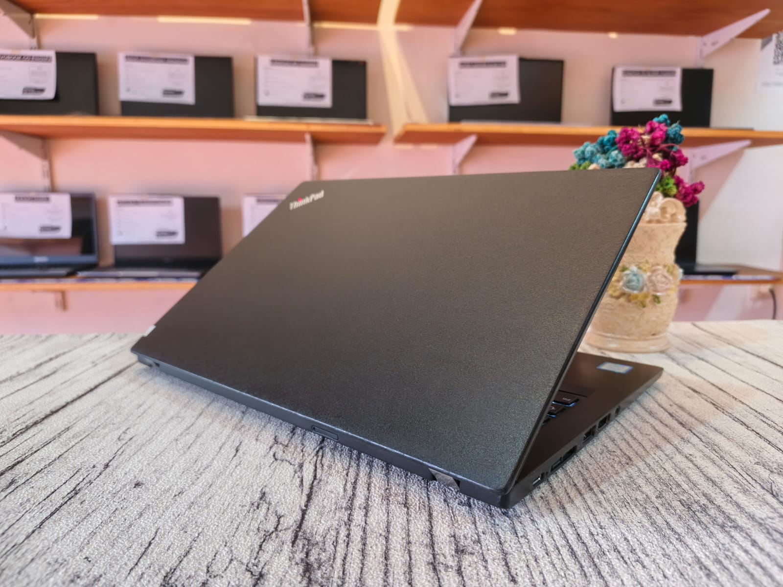 LENOVO THINKPAD X280 Intel Core i7-8550U (Ram 16GB / SSD 256GB NVMe) Intel UHD 620 Graphics/ KeyBacklit - Gambar 5