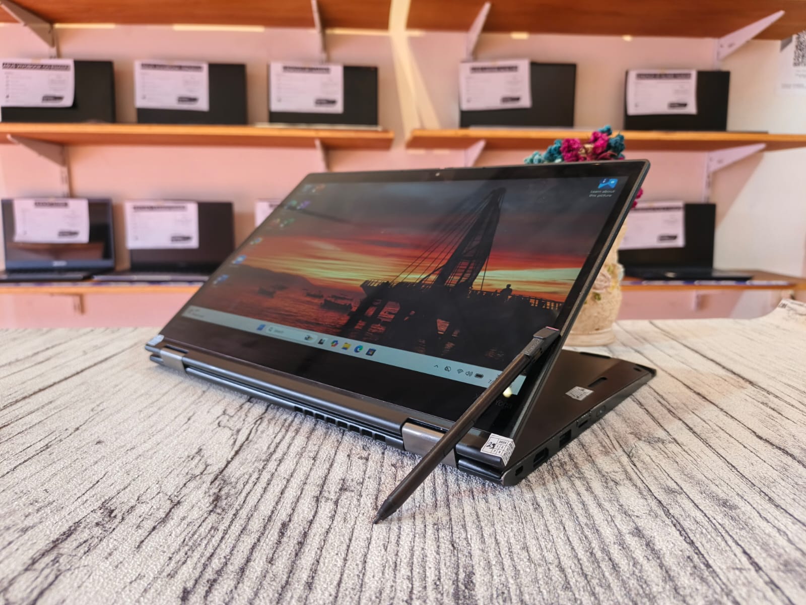 LENOVO THINKPAD X390 YOGA Intel Core i5-8265U (Ram 8GB / SSD 256GB NVMe) Intel UHD 620 Graphics/ Touchscreen - Gambar 4