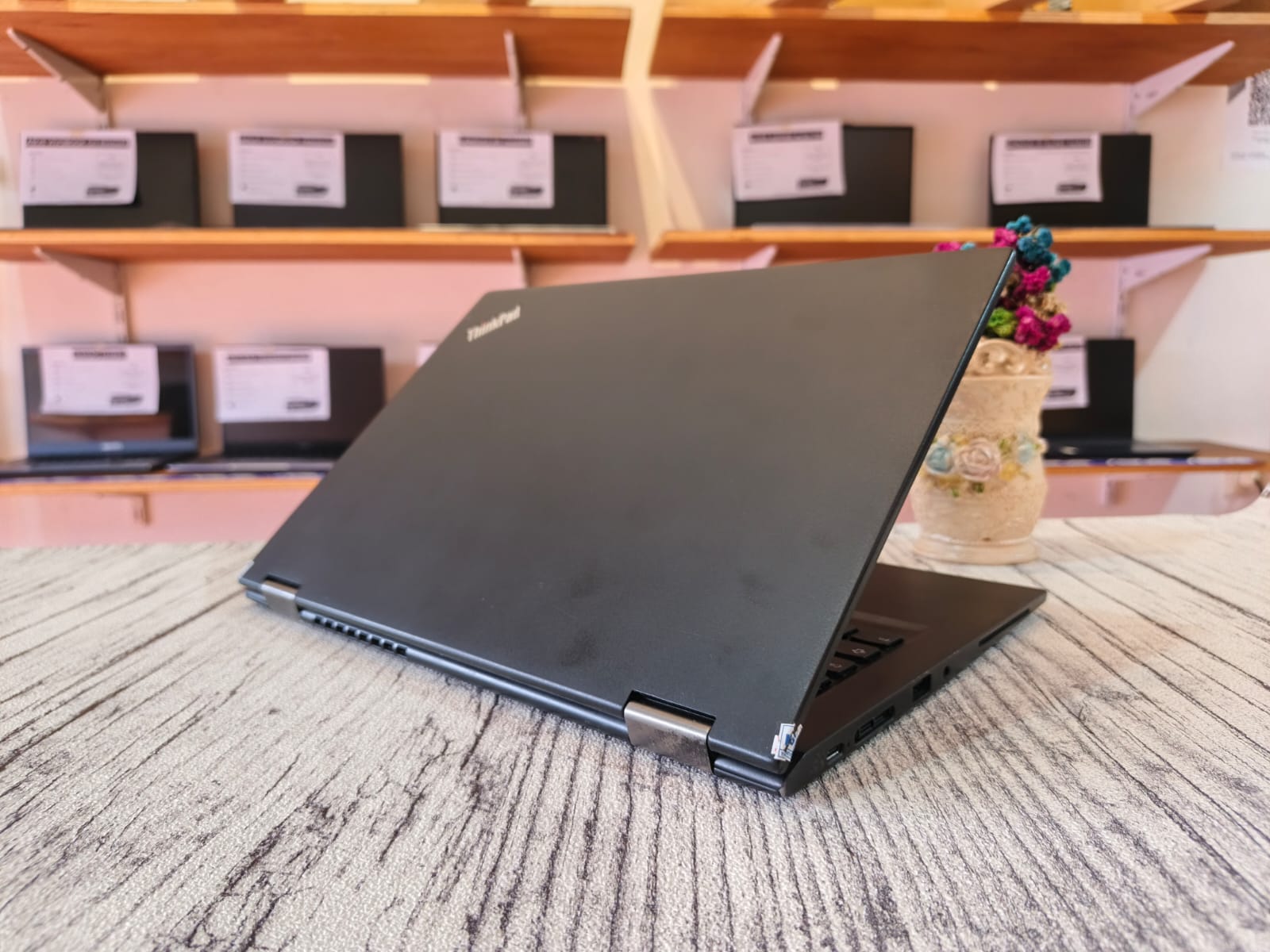 LENOVO THINKPAD X390 YOGA Intel Core i5-8265U (Ram 8GB / SSD 256GB NVMe) Intel UHD 620 Graphics/ Touchscreen - Gambar 7