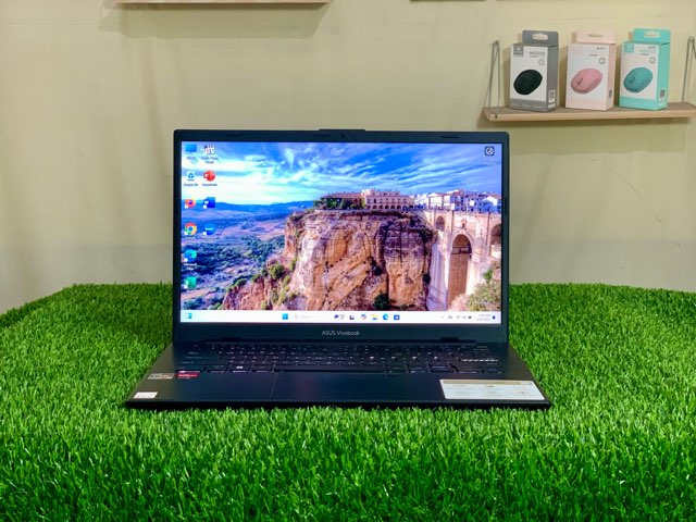 ASUS VIVOBOOK GO 14 AMD Ryzen 3-7320U (Ram 8GB/ SSD 512GB NVMe) Garansi Resmi