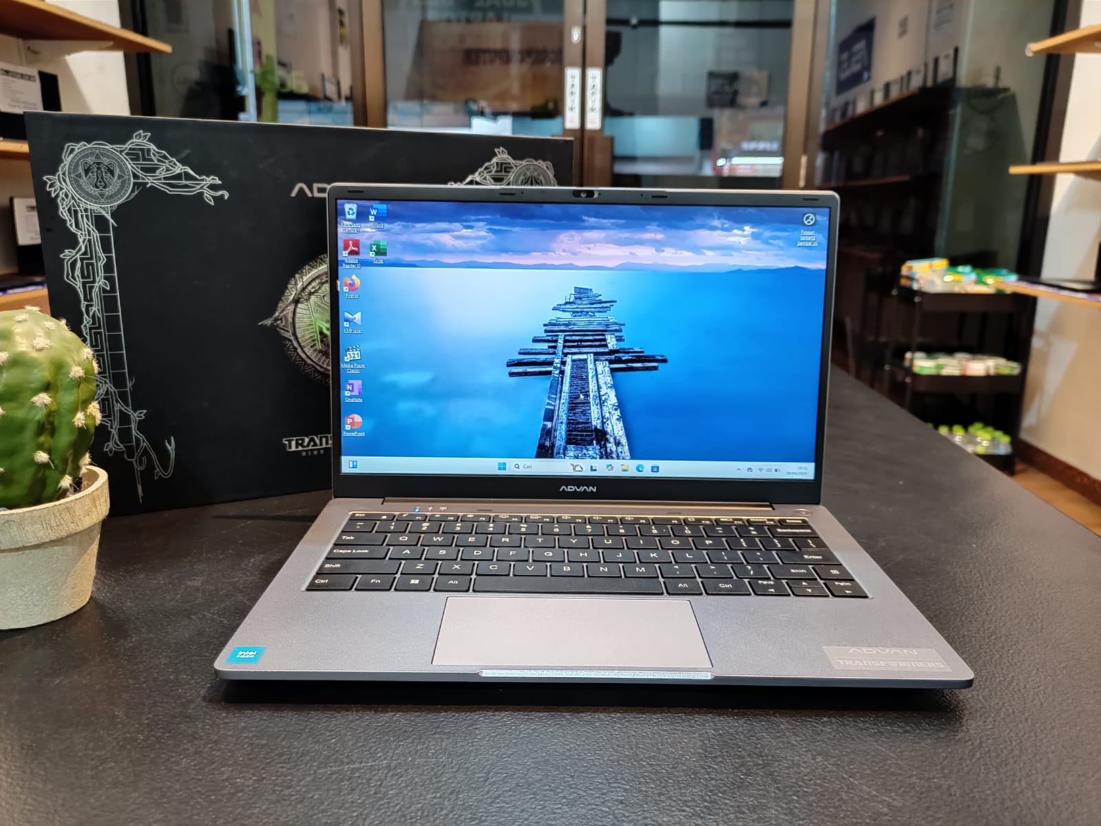 ADVAN T-BOOK TRANSFORMER (INTEL N100/ 4 GB/ MMC 128 GB/ BACKLIT)