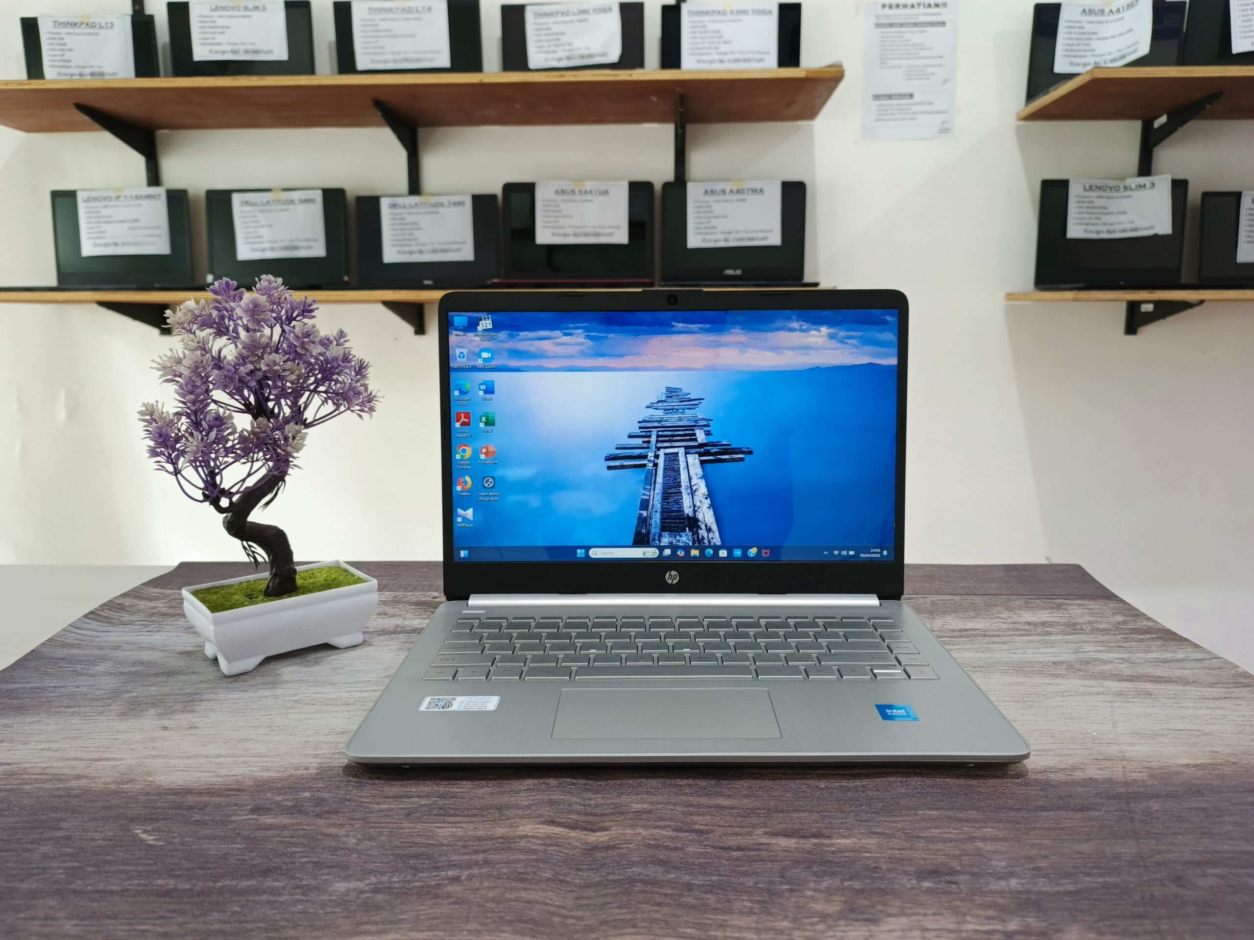 LAPTOP HP 14S-DQ3109TU I INTEL CELERON N4500 ( RAM 8GB / SSD 256GB NVMe )