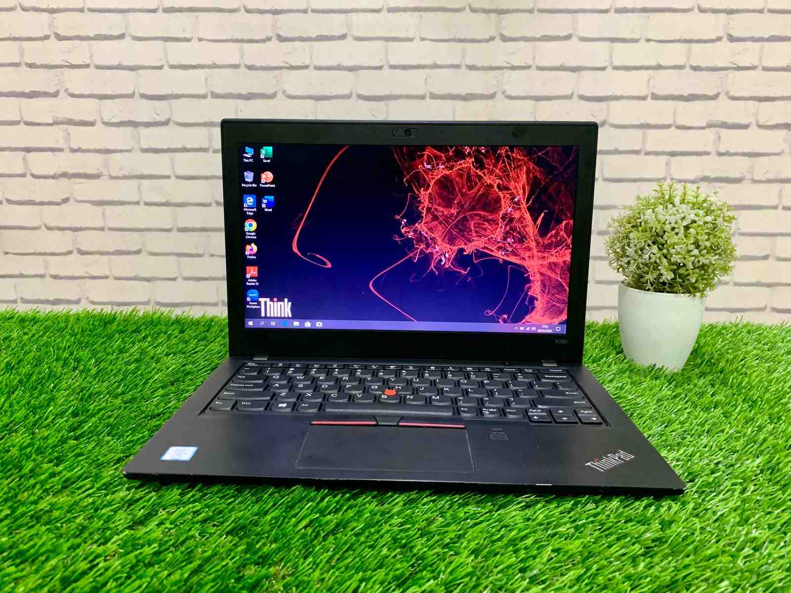 Lenovo Thinkpad X280 Intel Core i5-7300U / Ram 8GB / SSD 256GB / 12" Murah
