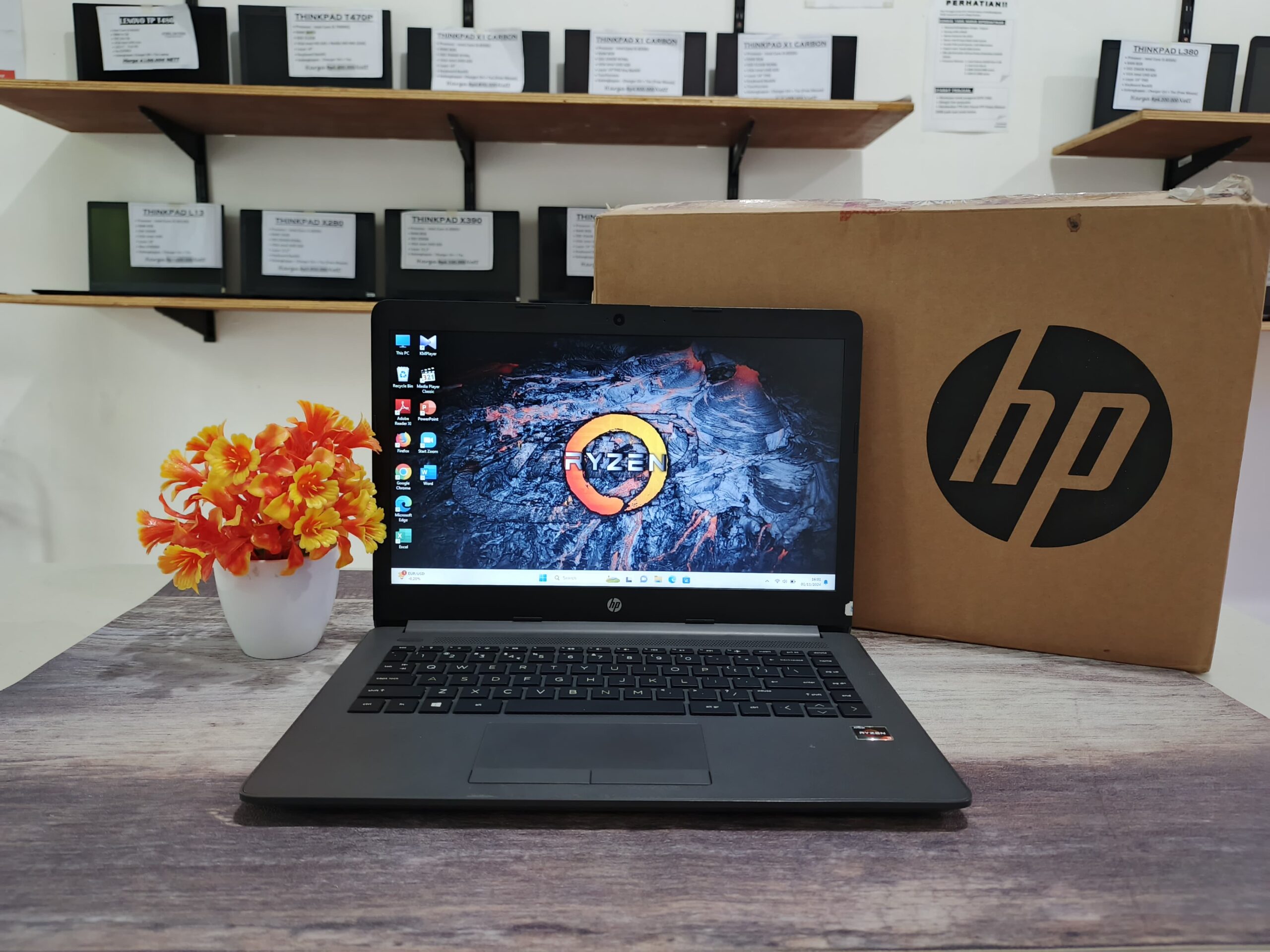 LAPTOP HP ELITBOOK 245 G10 I AMD RYZEN 3 7320U ( RAM 8GB / SSD 256GB NVMe )