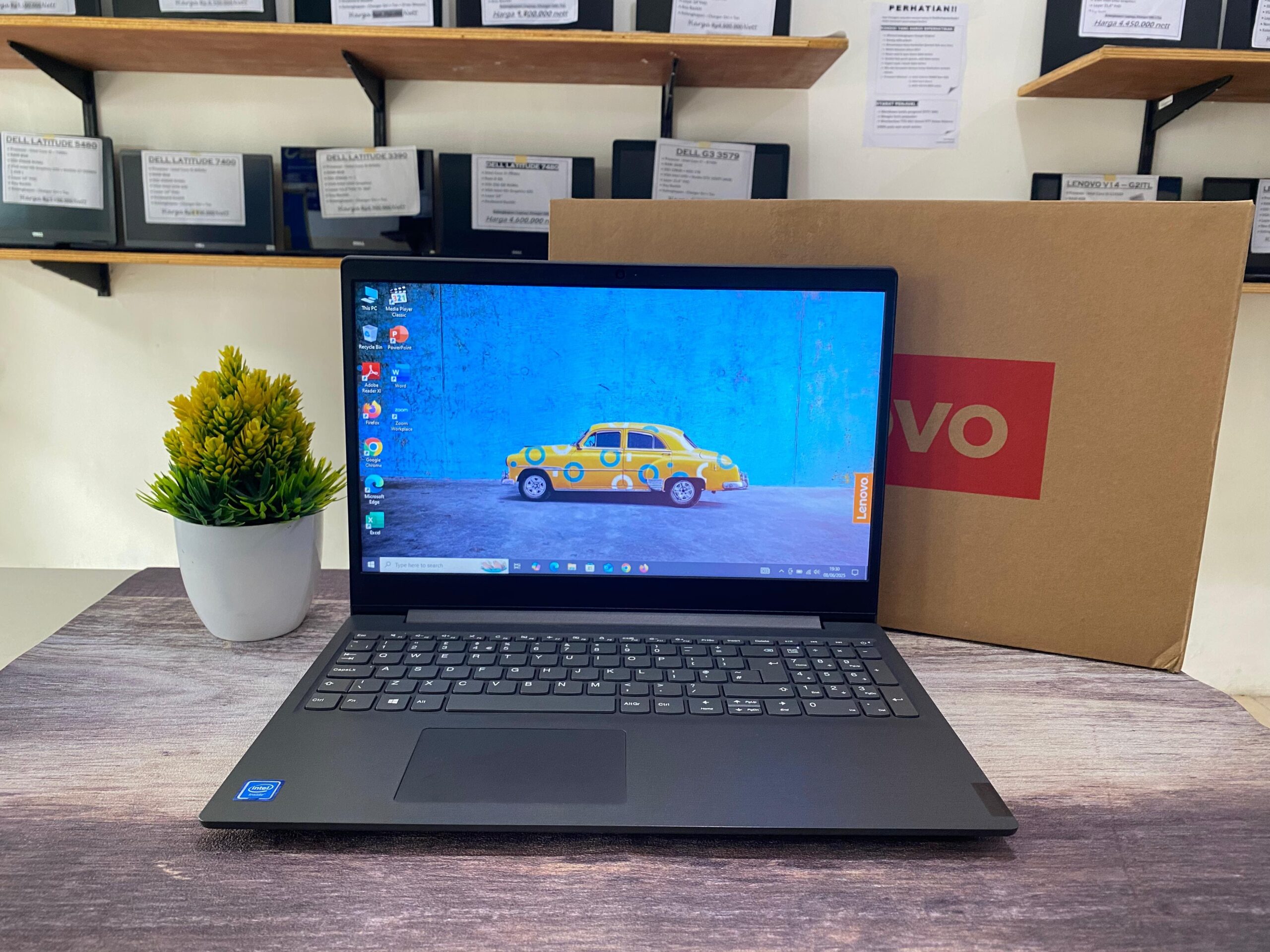 LAPTOP LENOVO V15-IGL | INTEL CELERON N4020 ( RAM 4GB / SSD 256GB NVMe )