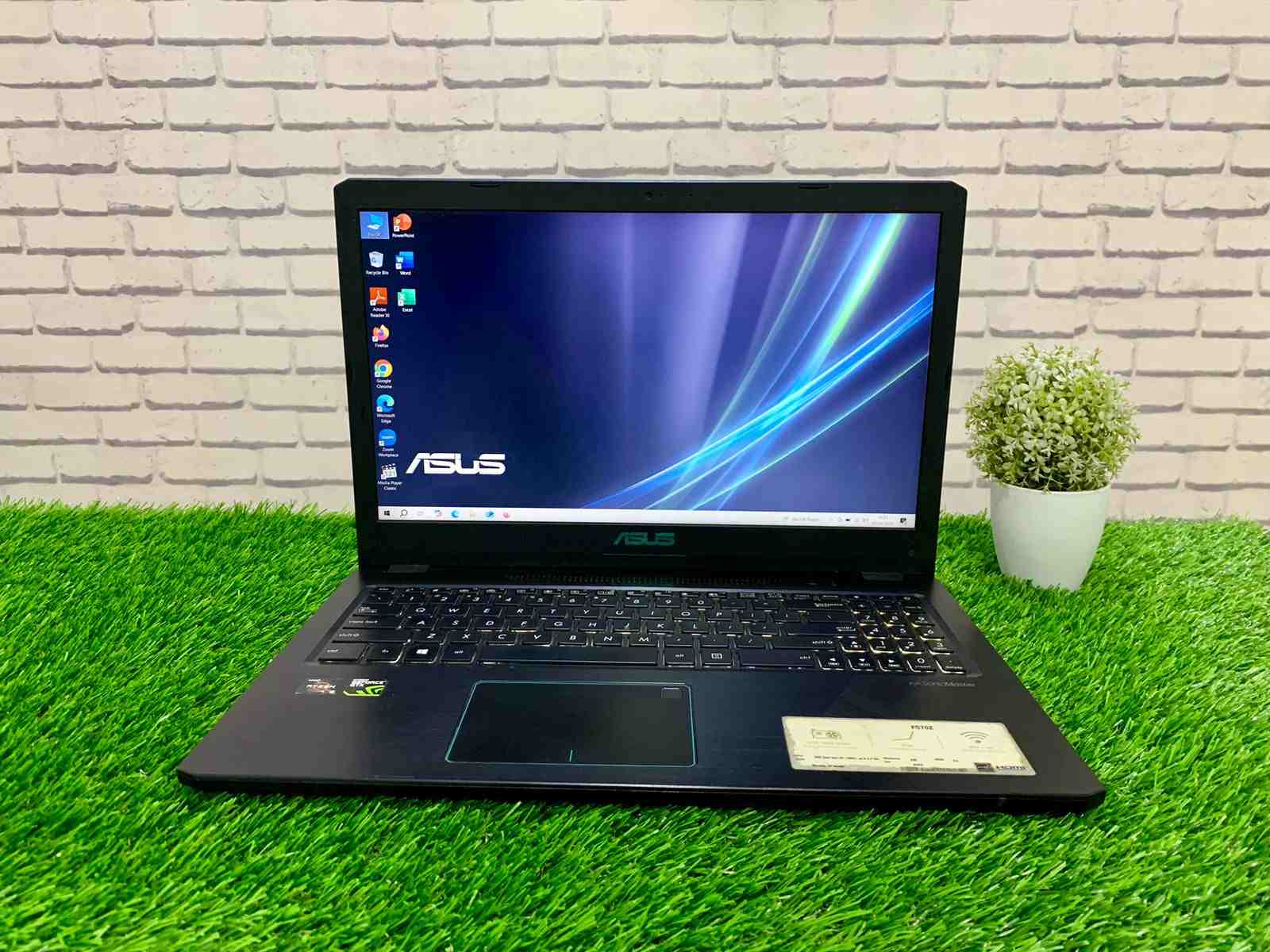 ASUS VivoBook Pro F570ZD AMD Ryzen 5 2500U / Ram 8GB / SSD 256GB / 15" FHD / Nvidia GTX 1050