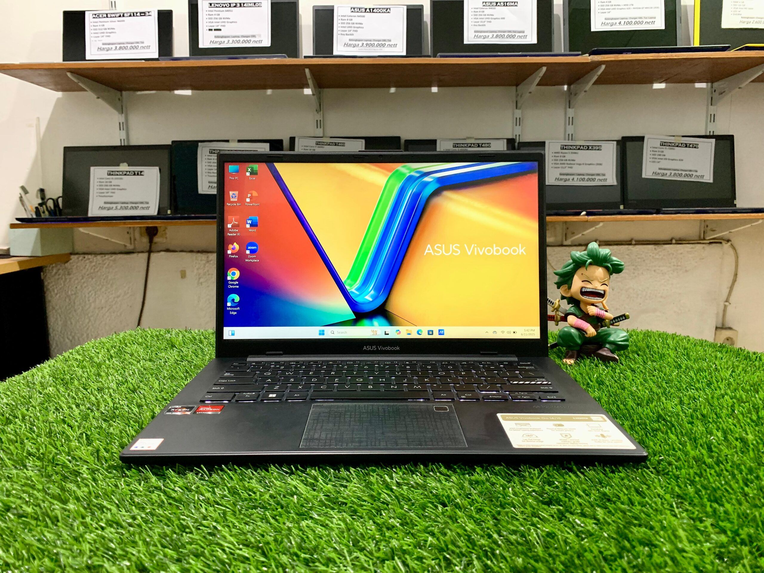 ASUS VIVOBOOK GO 14 AMD Ryzen 3-7320U (Ram 8GB/SSD 256GB NVMe) Radeon Graphics/ Garansi
