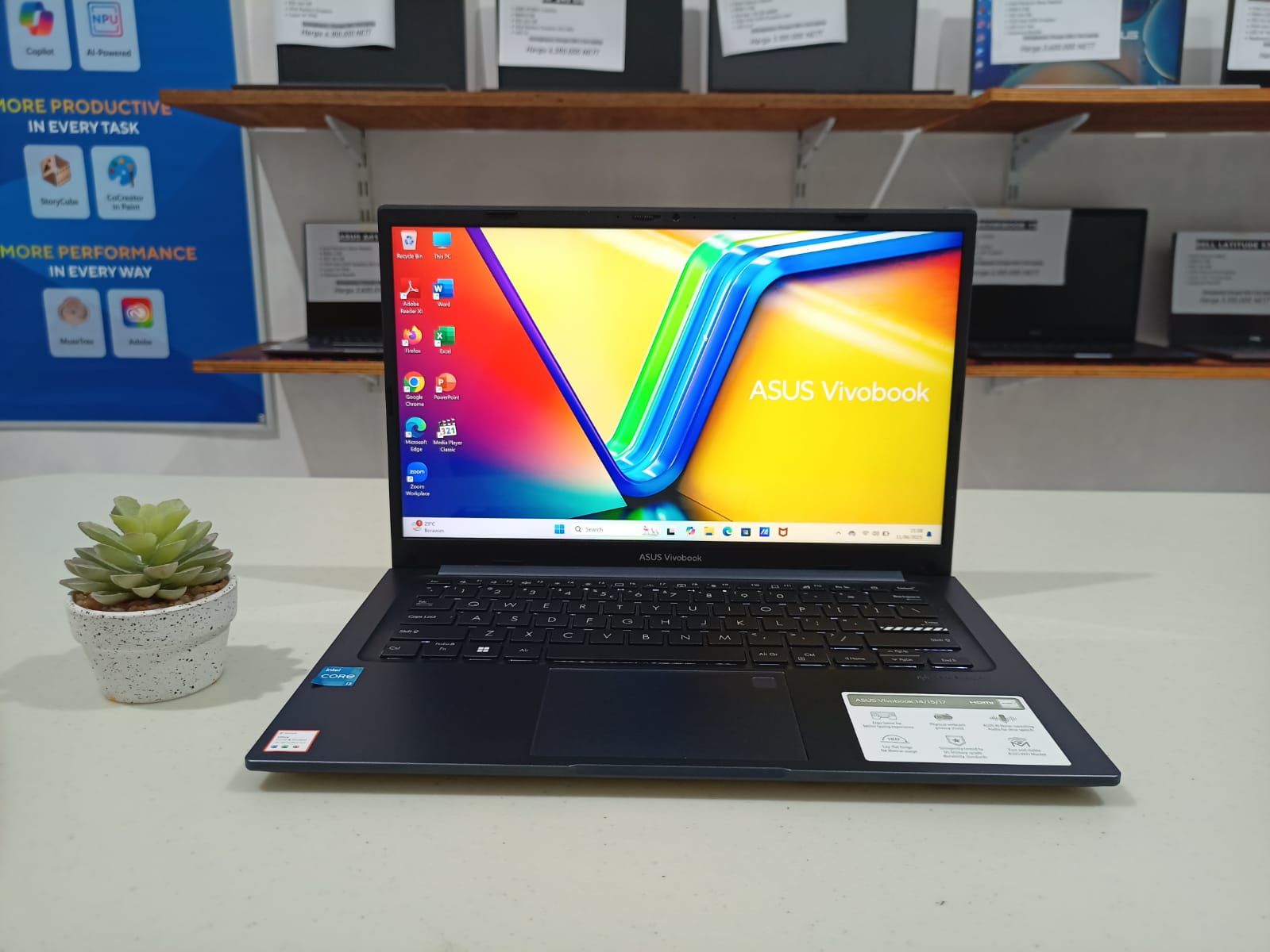 ASUS VIVOBOOK 14 A1404ZA Core i3-1215U/ 8 GB/ SSD 256 GB/ Backlit