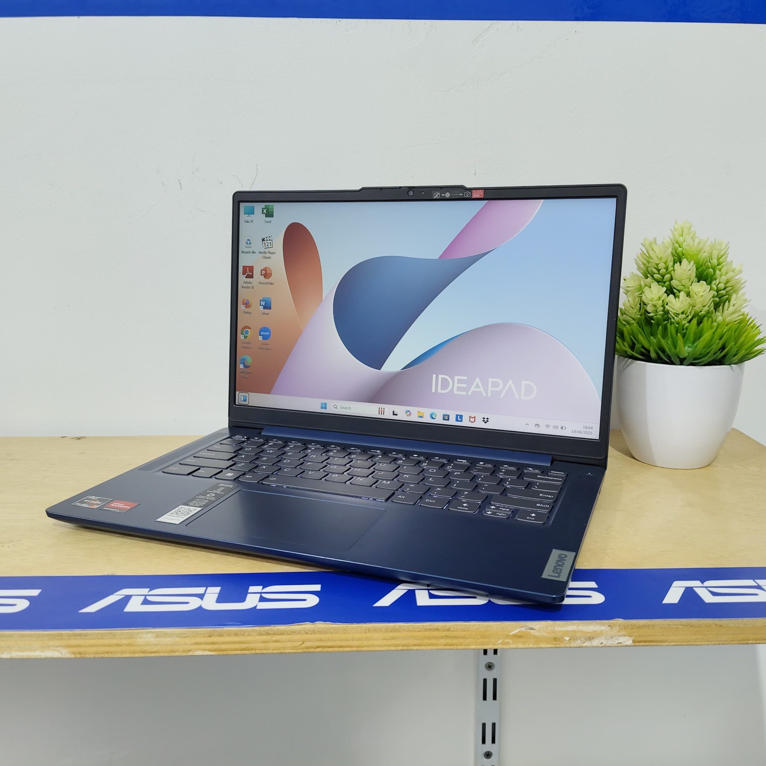 Lenovo Ideapad Slim 3 14ABR8 AMD Ryzen 7 7730U / Ram 16GB / SSD 512GB / 14" FHD / Garansi Aktif