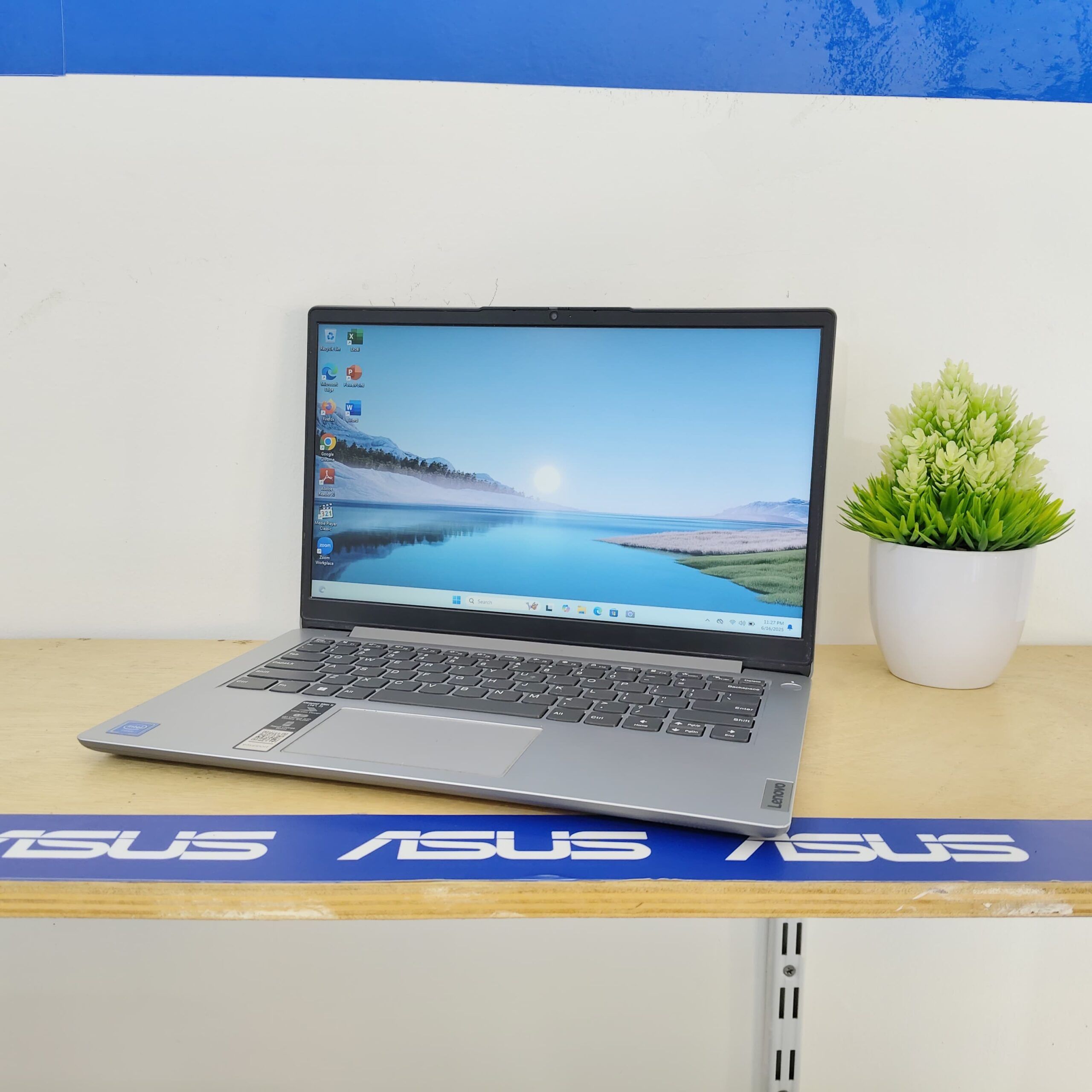 Lenovo Ideapad Slim 1 14IGL07 Intel Celeron N4020 8GB / SSD 256GB / 14" Murah