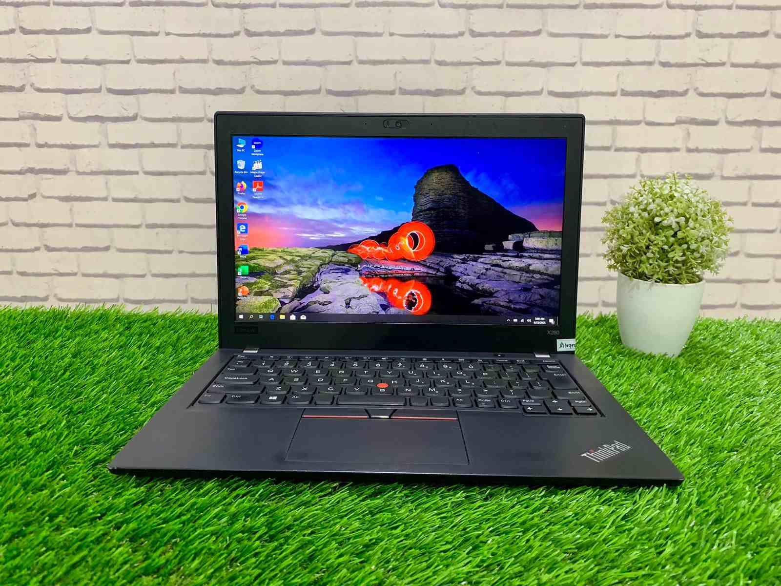 Lenovo Thinkpad X280 Intel Core i5-8350U / Ram 8GB / SSD 256GB / 12" FHD Touchscreen