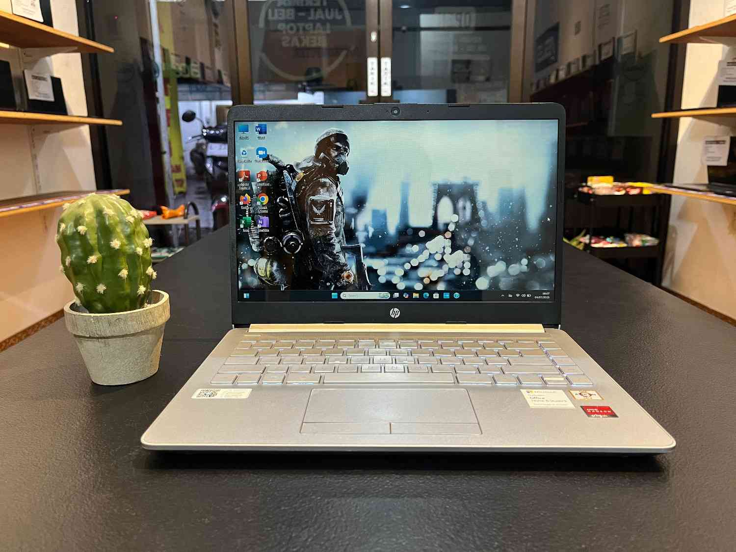 HP 14S-DK1506AU (AMD ATHLON GOLD 3150U / 4 GB / SSD 512 GB NVMe)