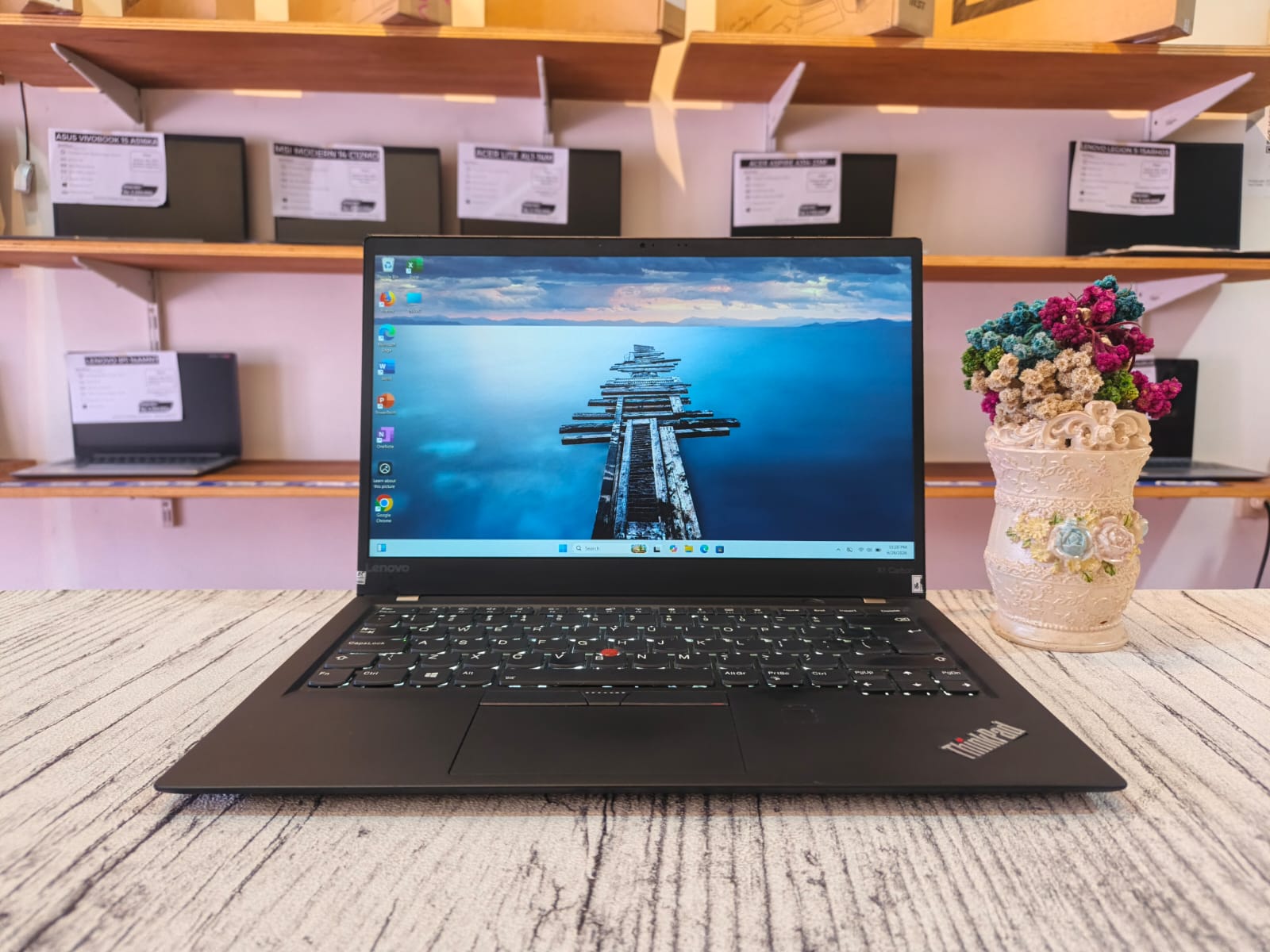 LENOVO THINKPAD X1 CARBON 5TH Core i5-7200U (Ram 8GB / SSD 256GB NVMe) Intel HD 620 Graphics/ KeyBacklit