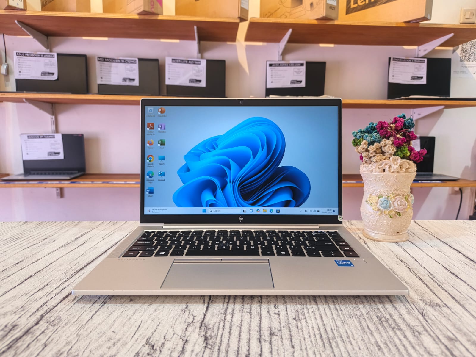 HP ELITEBOOK 840 G8 Intel Core i5-1145G7 (Ram 16GB / SSD 256GB NVMe) Intel Iris Xe Graphics/ KeyBacklit