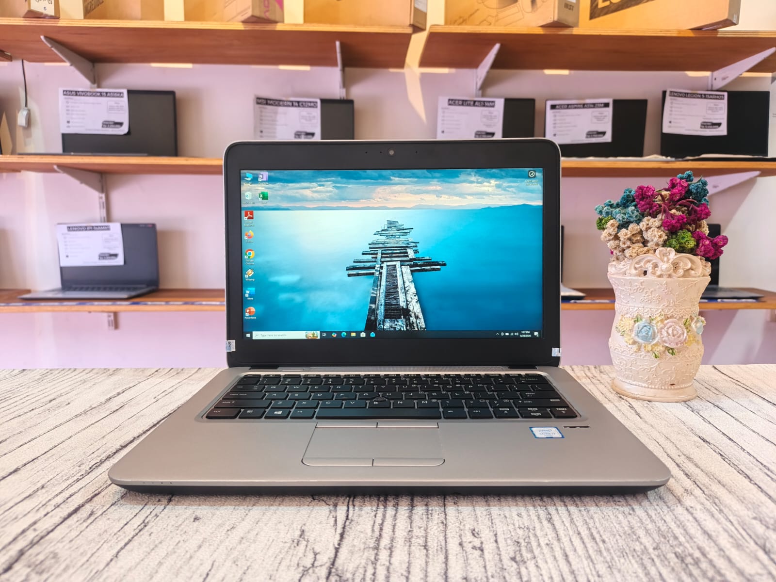 HP ELITEBOOK 820 G3 Intel Core i7-6500U (Ram 8GB / SSD 256GB NVMe) Intel HD 520 Graphics/ KeyBacklit